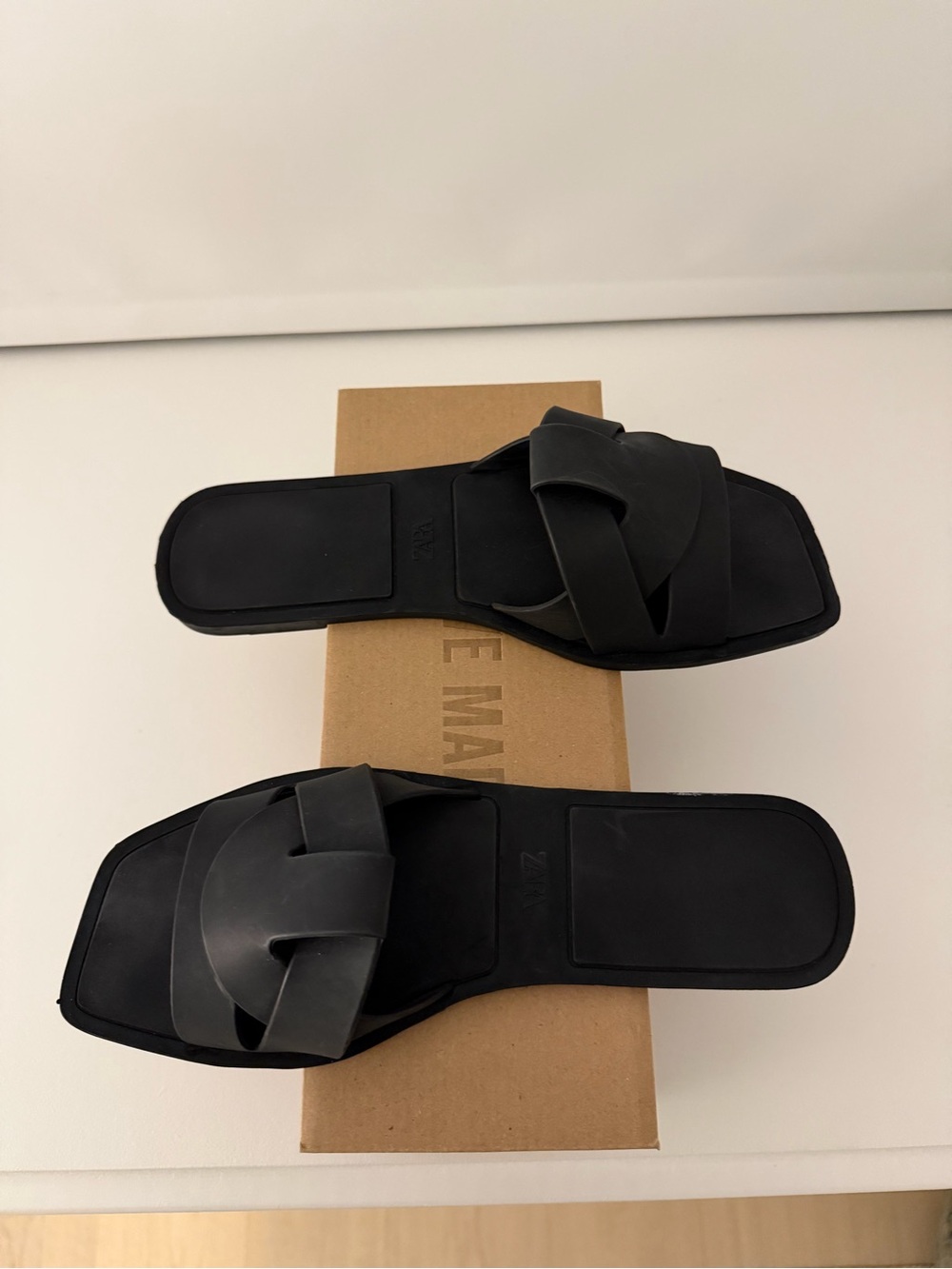 Zara Black slide sandals with rubberized Crossover